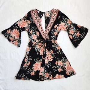 Billabong Bell Sleeve Black Floral Dress Wrap Flowy Keyhole Cutout Medium‎